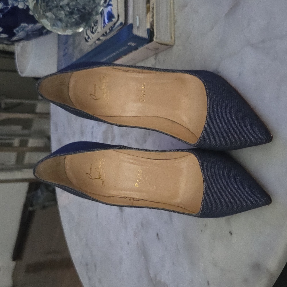 Authentic Christian Louboutin So kate Women's Denim Blue White Pumps. Size 37.5